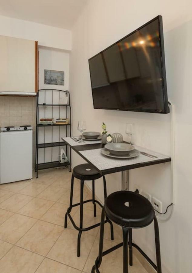 Central Studio! Fiber Wifi, Ac, Private, Self Check-In! 테살로니키 외부 사진